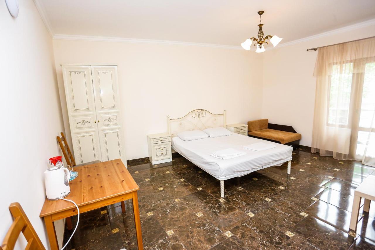 Hotel Sabina ガグラ エクステリア 写真